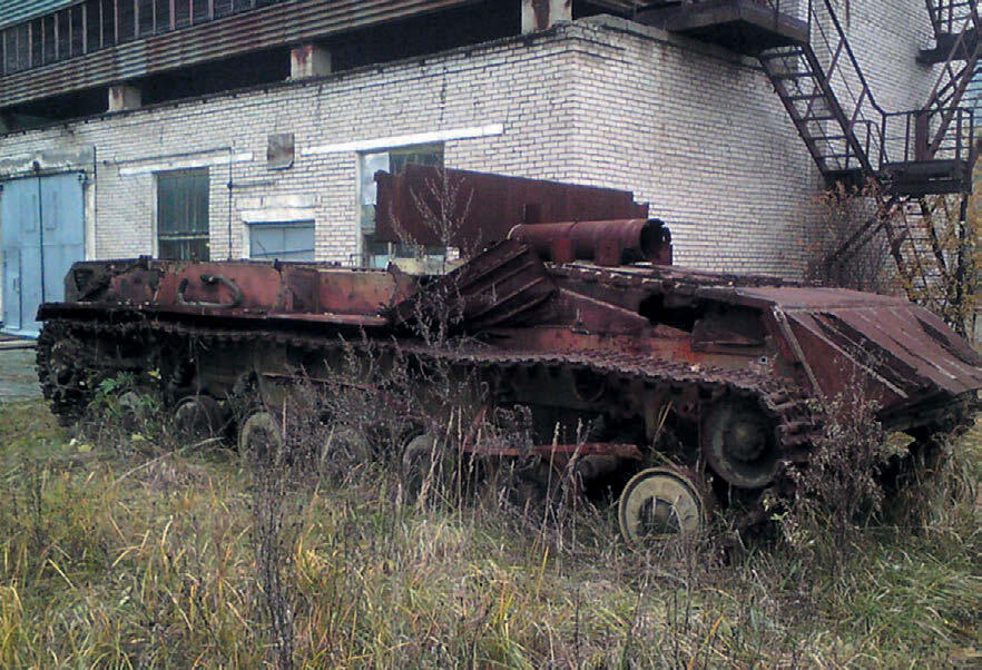 Заброшенный ходовой макет танка объект 477 Молот на территории одного из - фото 2