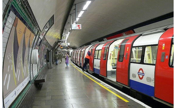 Рис 1 Подземная станция метро Лондон Тоннели мелкого заложения имеют - фото 1