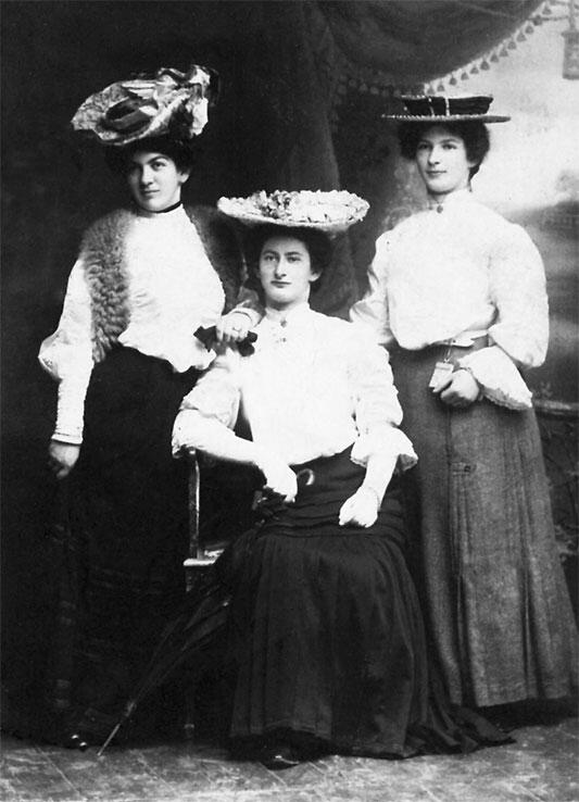 Марта с подругами 1902 год Мать Якова Френкеля После 1840 года Жена Якова - фото 5