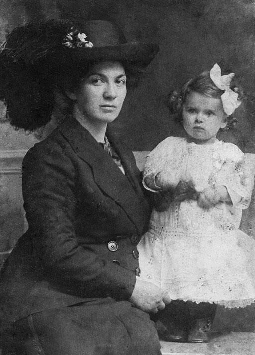 Марта и Лотшин 1911 год Марта и дети Лотшин Луц Эльзе Гейнц Рут 1916 - фото 11
