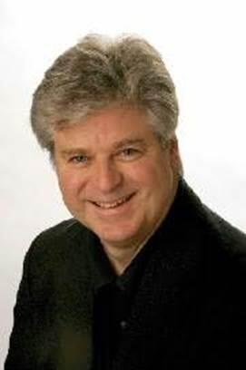 Linwood Barclay started his journalism career in 1977 at the Peterborough - фото 2