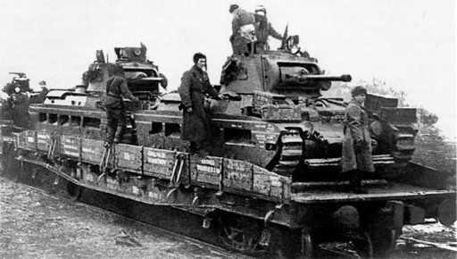Эшелон с английскими танками MKII Матильда прибывает в действующую Армию - фото 11