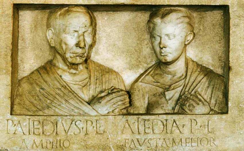Надгробный рельеф Публия Аидия и его жены Аидии Первая половина I века - фото 57