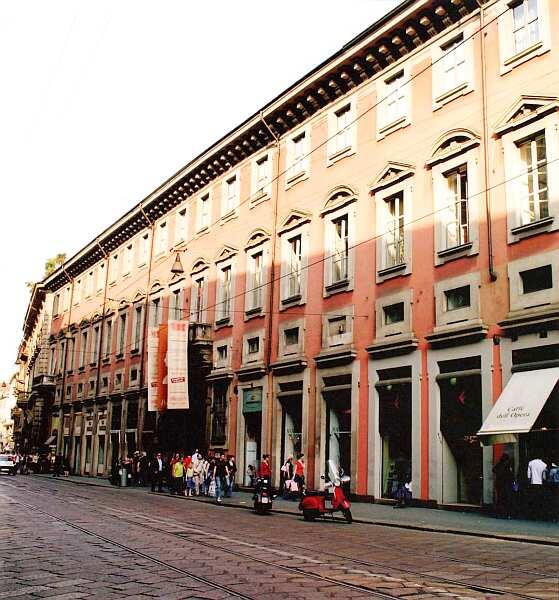 Здание музея Столица Ломбардии самый современный город Италии Милан - фото 2