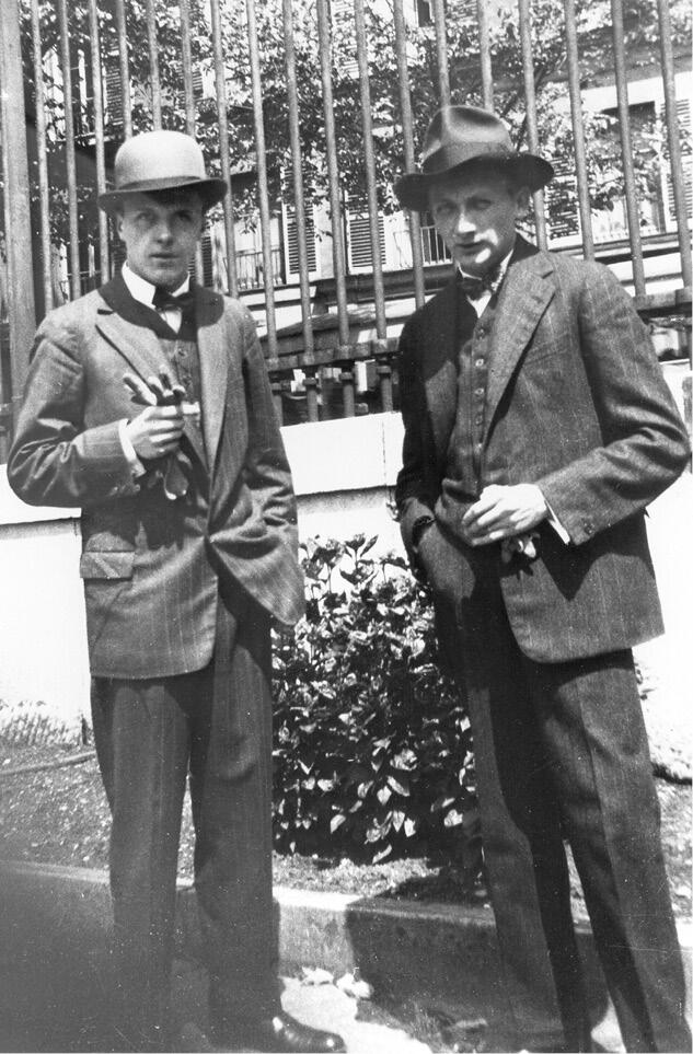 Joseph Roth with Bernard von Brentano in the Jardin du Luxembourg Paris - фото 9