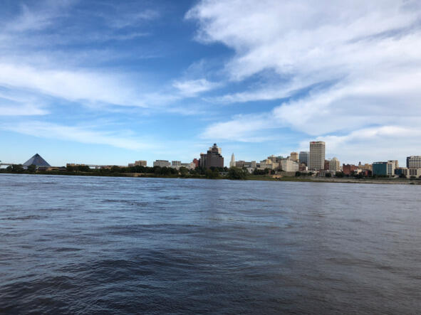 Вид на город Мемфис с правого берега реки Миссисипи Даунтаун К итогам моего - фото 2