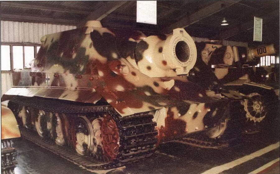Штурмовой танк Sturmtiger и самоходный реактивный миномет Panzerwerfer 42 - фото 248