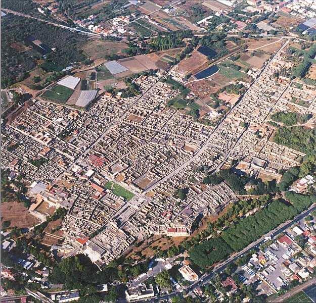 Вид на Помпеи Аэрофотосъемка 24 августа 79 года произошло разрушительное - фото 2