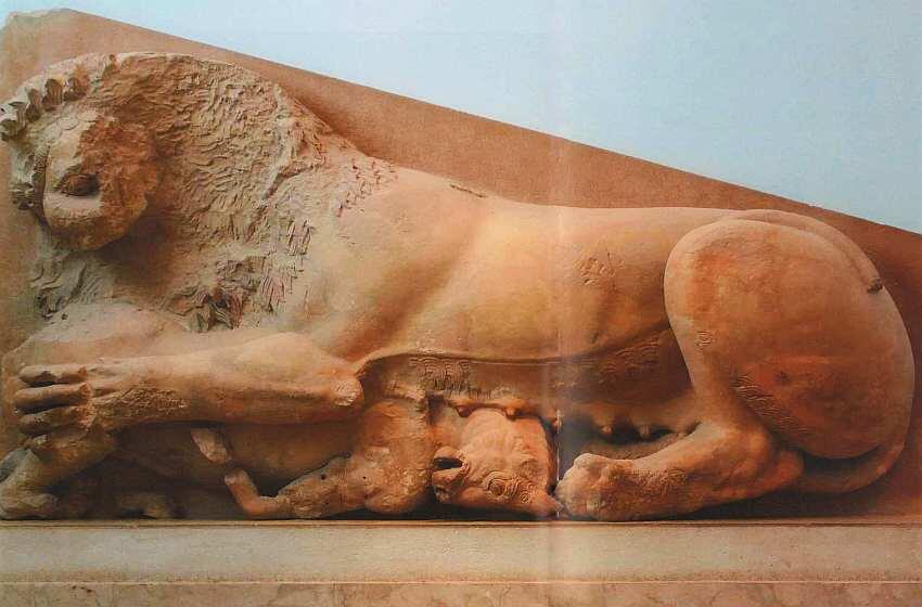 Фрагмент фронтона с изображением львицы Около 575500 до н э Паросский - фото 19