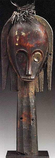 Реликварий в форме головы Происходит из Габона 1930 Дерево перья - фото 14