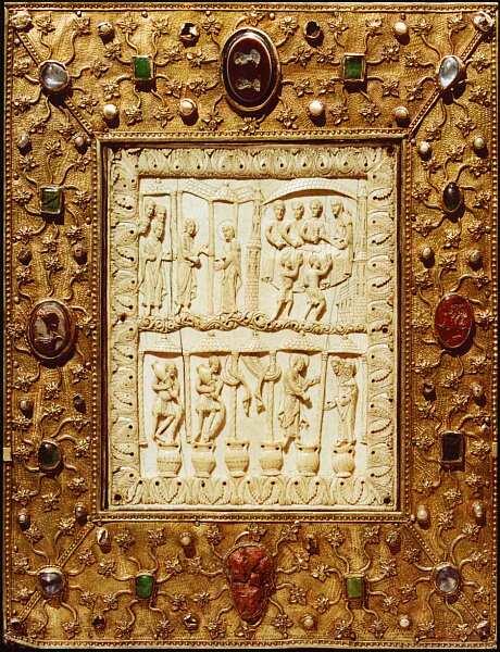 Реликварий в форме книги Около 1340 Слоновая кость серебро жемчуг рубины - фото 23