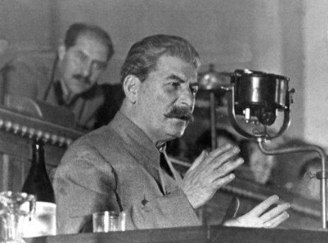 Stalin addresses the faithful The Kremlin Moscow USSR - фото 4