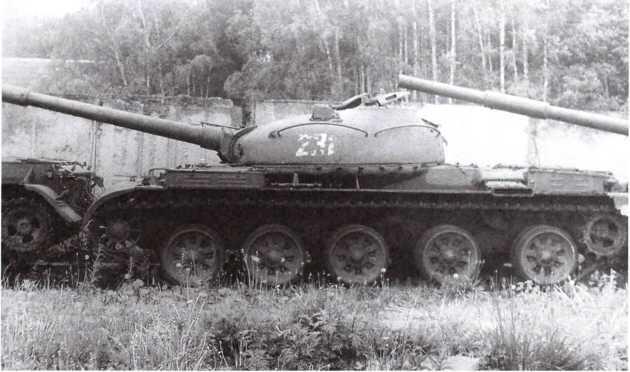 Опытный танк объект 166М в запаснике музея в Кубинке Поперечный разрез - фото 10