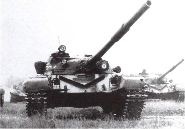 Подразделение танков Т72 раннего выпуска Обращает на себя внимание размещение - фото 22