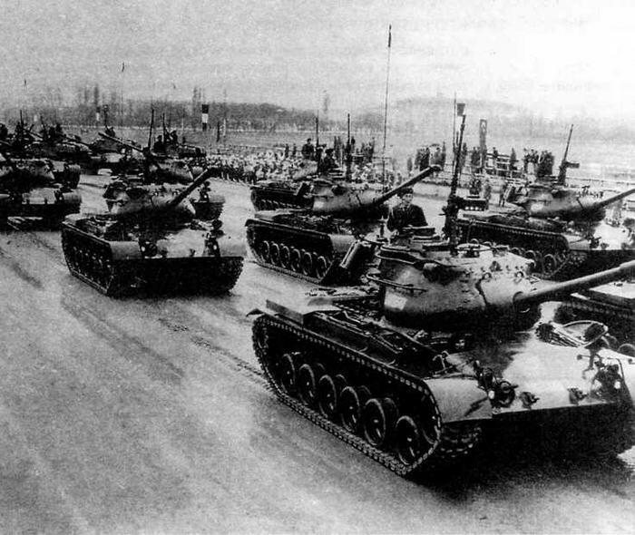 Средние танки М47 турецкой армии на параде в Анкаре 1957 год - фото 6