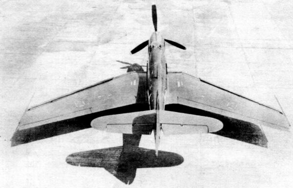 L39 на аэродроме P63 с Vобразным оперением 1947 г - фото 51
