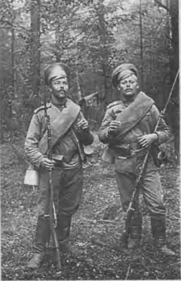 Стрелки 5го Сибирского стрелкового полка 24 июля 1915 г В руках у стрелков - фото 4