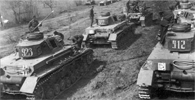 Танки PzIV AusfF1 из состава 30го танкового полка венгерской армии - фото 36