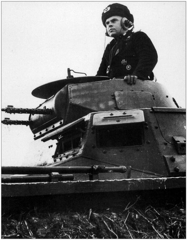 PzI AusfB и немецкий танкист крупным планом Танки PzI разных модификаций - фото 2
