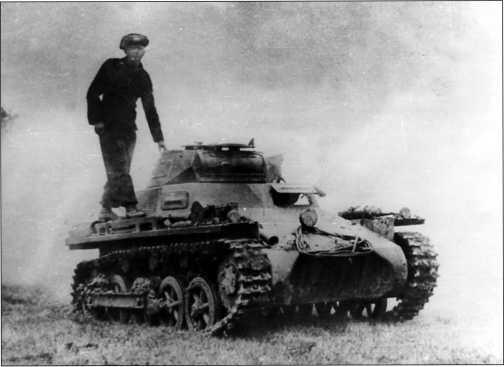 Этот снимок наглядно демонстрирует соотношение размеров танка и человека - фото 14