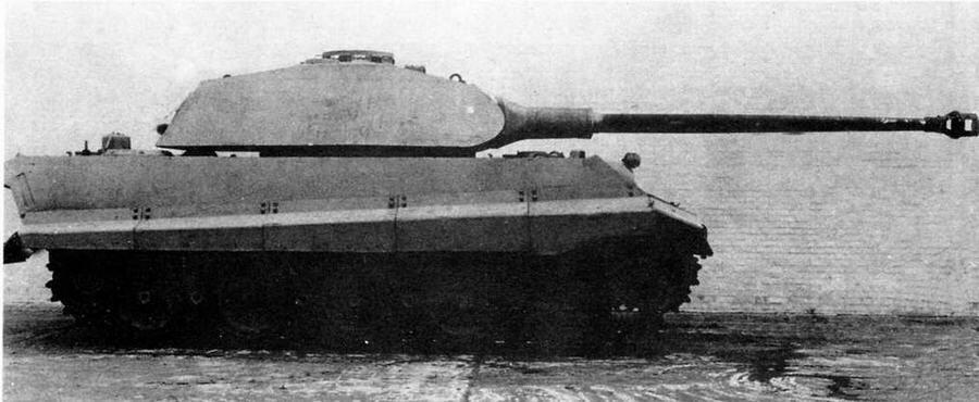 Прототип танка Тигр II с башней типа Порше во дворе завода ПРОИЗВОДСТВО - фото 4