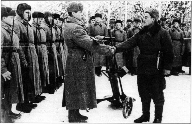 Вручение наград военнослужащим 33й армии Советскогерманский фронт район - фото 68