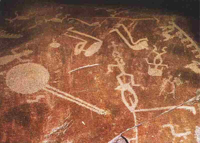 Плита с Онежскими петроглифами Фрагмент IVIII тысячелетие до н э Гранит - фото 7