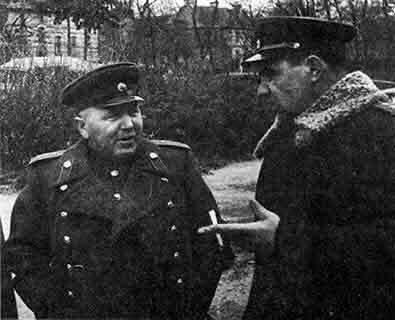 Командующие армиями В Чуйков и В Кузнецов перед наступлением на Берлин - фото 18