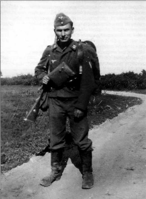Пехотинец Люфтваффе в полевой экипировке на учениях Прежняя 16я - фото 10