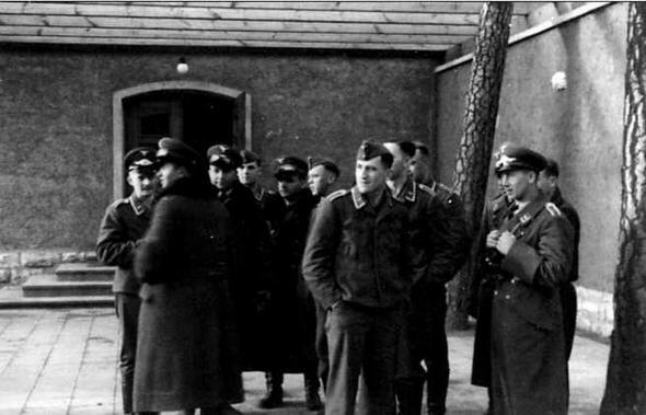Группа унтерофицеров Люфтваффе В авиаполевых дивизиях Западного фронта - фото 11