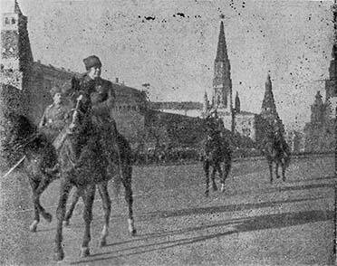 Ноябрь 1940 год С К Тимошенко и И В Тюленев во время военного парада на - фото 5