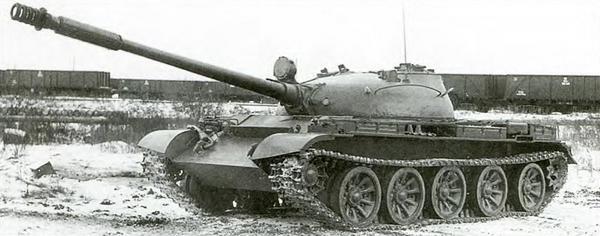 Средний танк Т62А Командирский танк Т62К Закончив обстрел по программе - фото 15