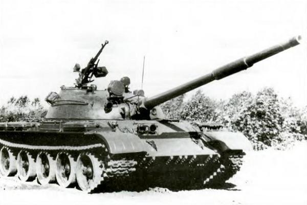 Танк Т62 выпуска 1972 года Главным отличием стала установка зенитного - фото 17