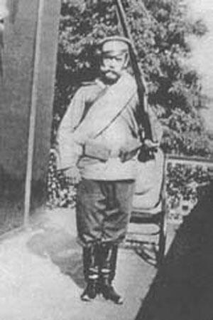 6 ноября 1909 года император в форме рядового солдата стрелкового полка с - фото 11