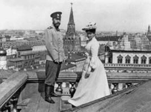 Император Николай II и Императрица Александра Федоровна на крыше Большого - фото 26