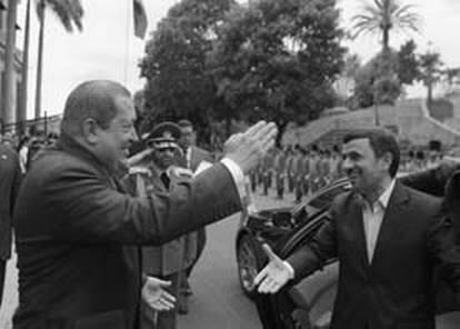Уго Чавес и Президент Ирана Махмуд Ахмадинеджад Каракас 2012 г Еще более - фото 5