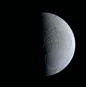 Снимок Энцелада телескопом Хаббл NASAJPLCaltechSpace Science Institute - фото 149