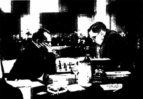 Александр Алехин и Макс Эйве за партией матча на первенство мира 1935 год - фото 67