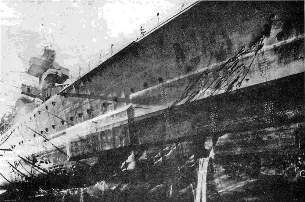 Повреждения корпуса на Хиппере после тарана эсминца Тлоуворм Адмирал - фото 34
