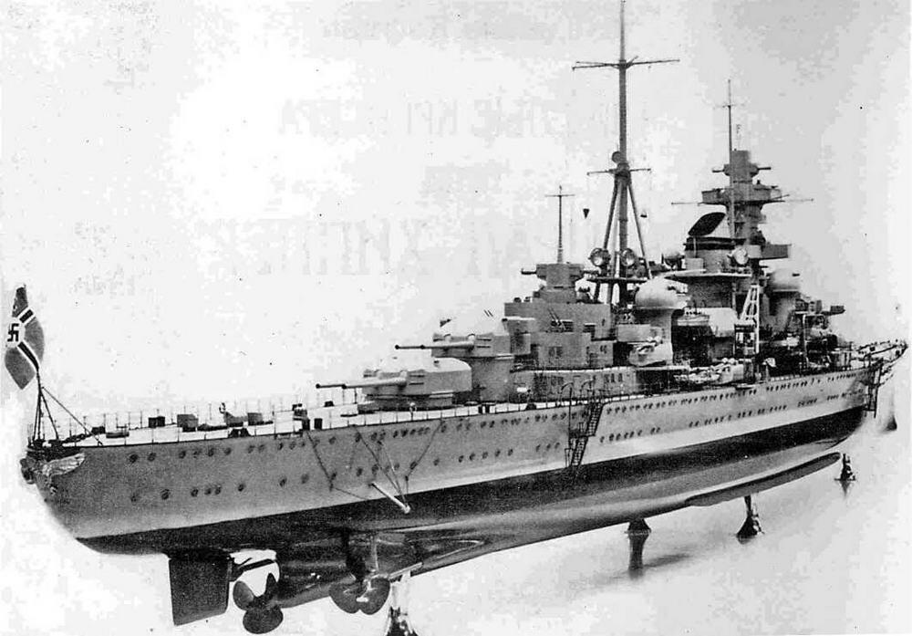 Модель крейсера Адмирал Хиппер из экспозиции императорского военного музея в - фото 47