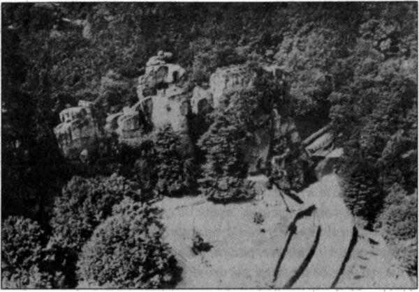 Вид на Экстернштайн с самолета в 1930 году Теперь эта поверхность превратилась - фото 2